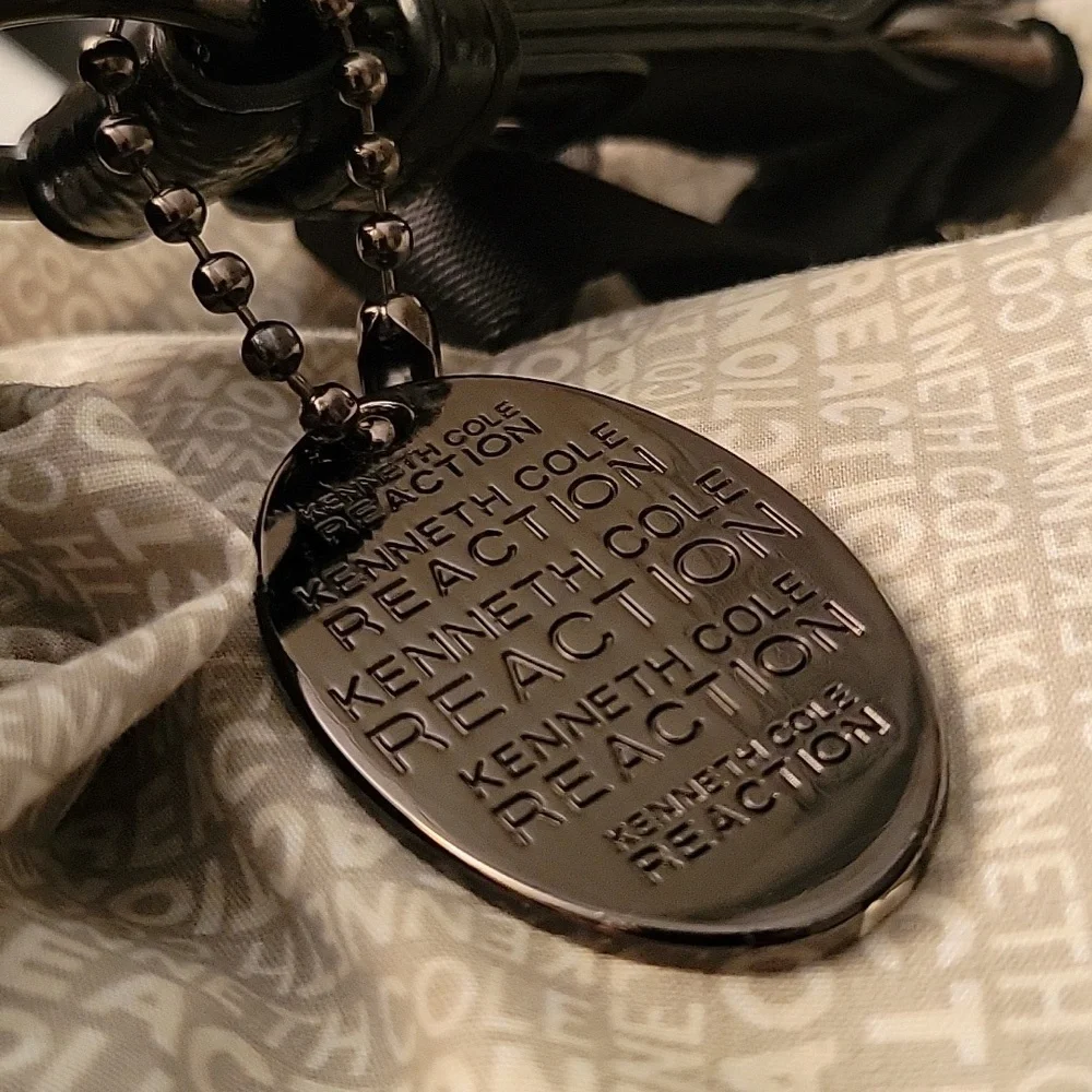 Reaction by Kenneth Cole crossbody - Picture 14 of 16